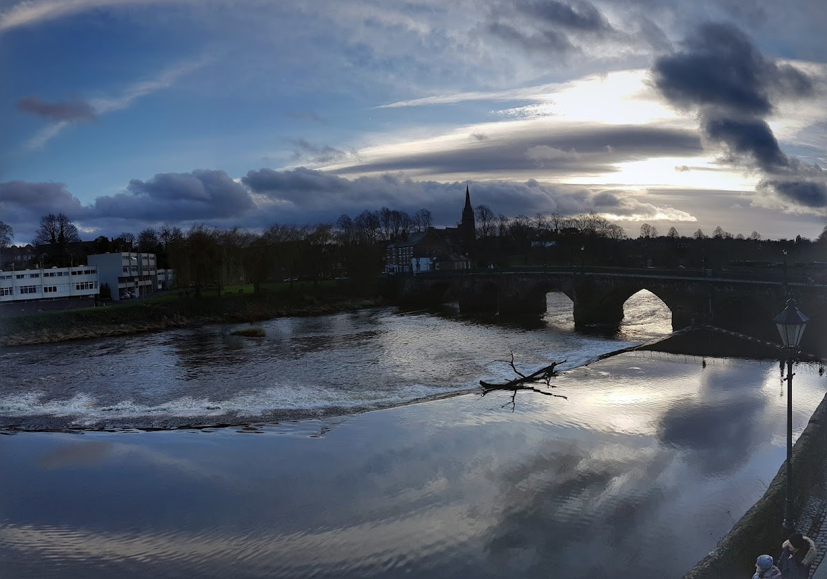 Old Dee Bridge Google photo 2